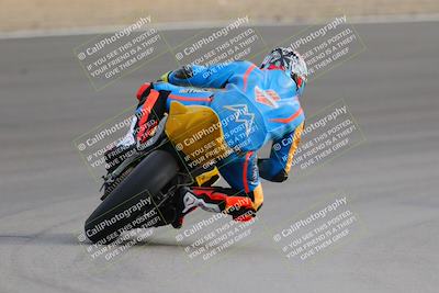 media/Dec-17-2022-SoCal Trackdays (Sat) [[224abd9271]]/Turn 10 Backside (120pm)/